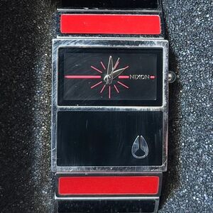 Nixon The Chalet Max and Relax Red Black Japan Analog Women’s Unisex Watch RUNS